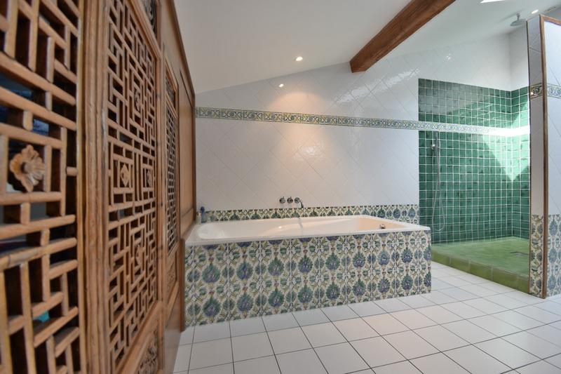 Maison - 355 m² - 10 pièces