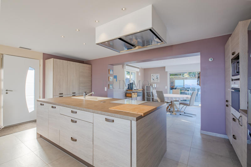 Maison - 261 m² - 7 pièces