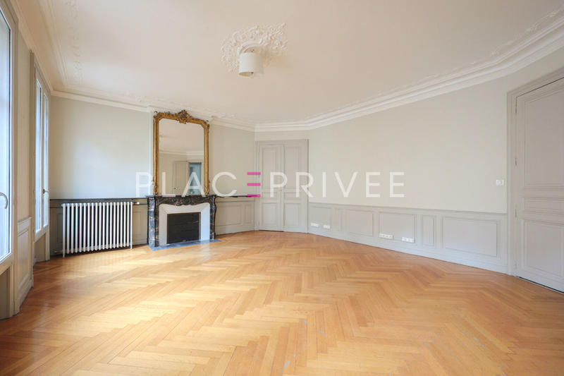 Bureau - 128 m² - 4 pièces