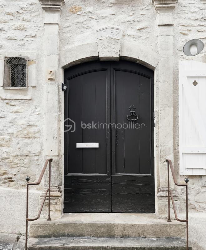 Demeure - 270 m² - 6 pièces