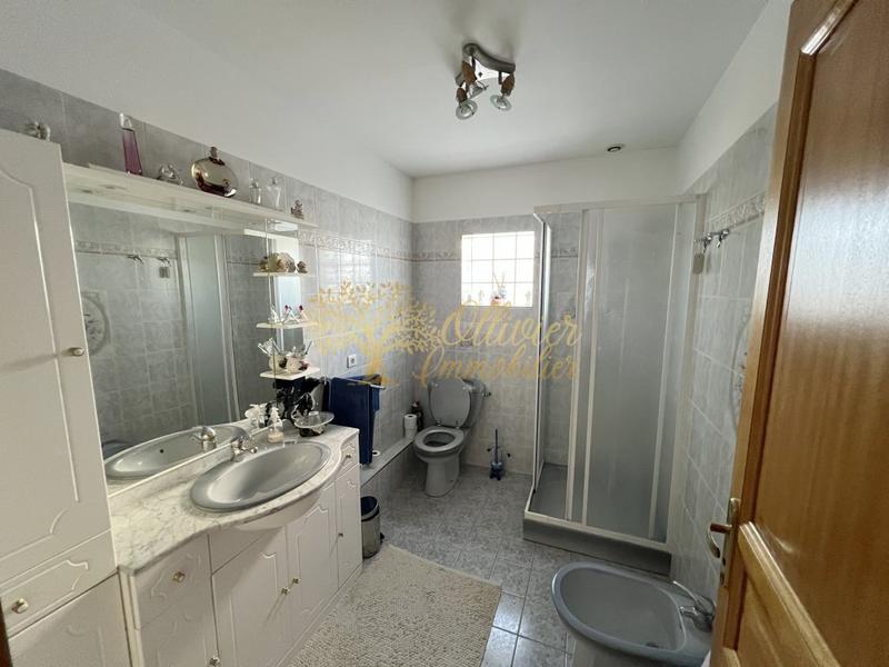 Pavillon - 154 m² - 8 pièces