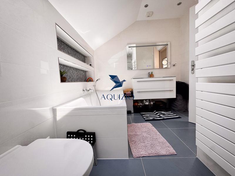 Maison - 179 m² - 6 pièces