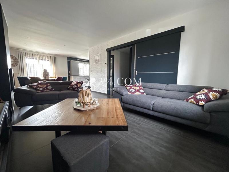 Maison - 96 m² - 6 pièces