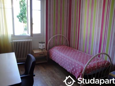 Chambre - 13 m² - 1 pièce