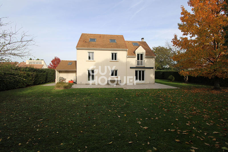 Maison - 202 m² - 7 pièces