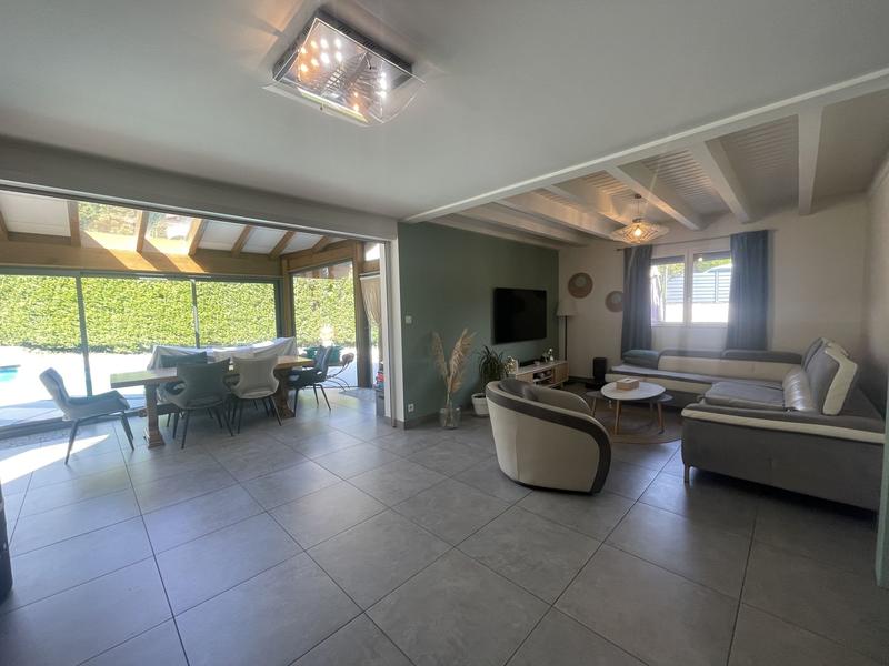 Maison - 140 m² - 5 pièces