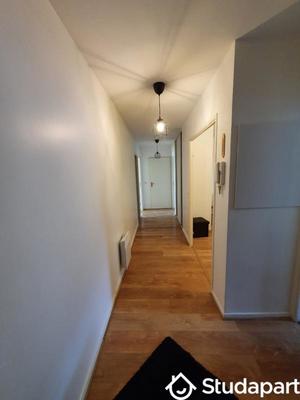 Chambre - 9 m² - 1 pièce