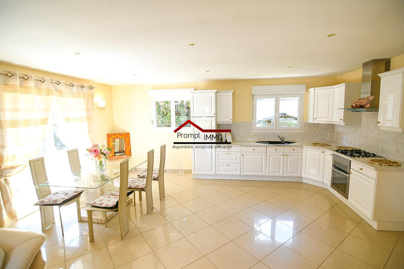 Maison - 95 m² - 5 pièces