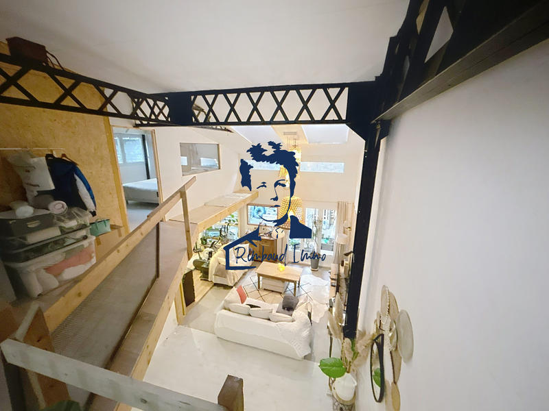 Maison - 326 m² - 4 pièces