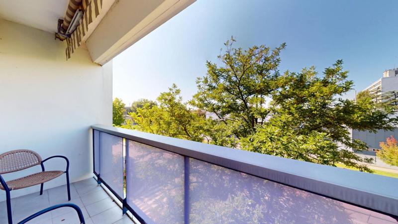 Appartement - 99 m² - 6 pièces