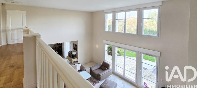 Maison - 228 m² - 7 pièces