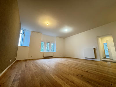 Appartement - 99 m² - 5 pièces