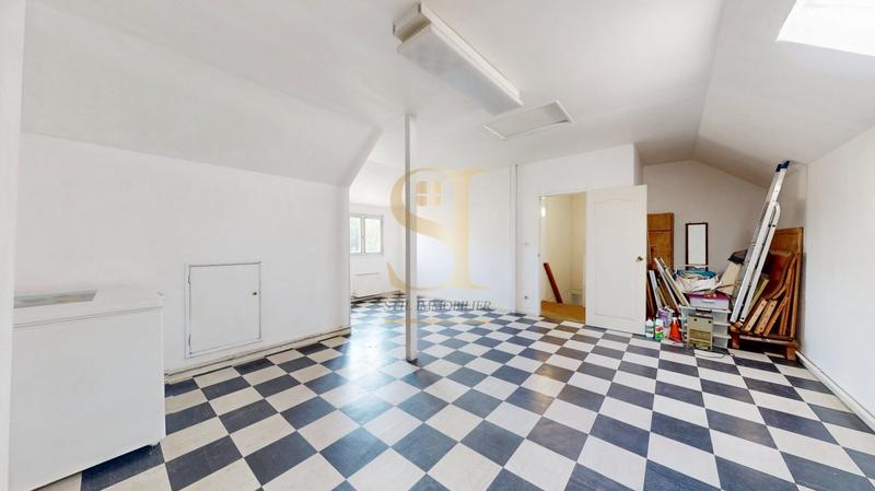 Maison - 195 m² - 8 pièces