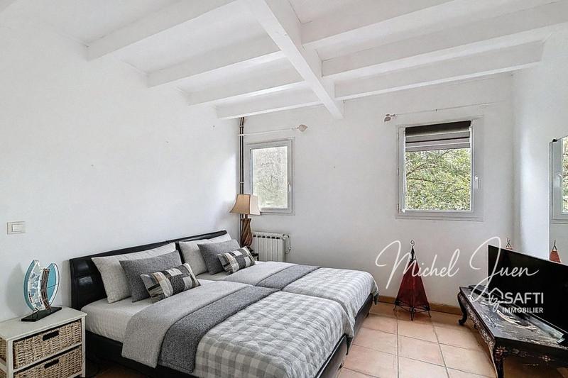 Maison - 253 m² - 5 pièces