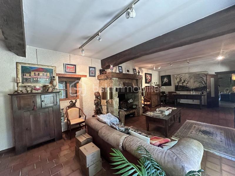 Propriété - 398 m² - 13 pièces