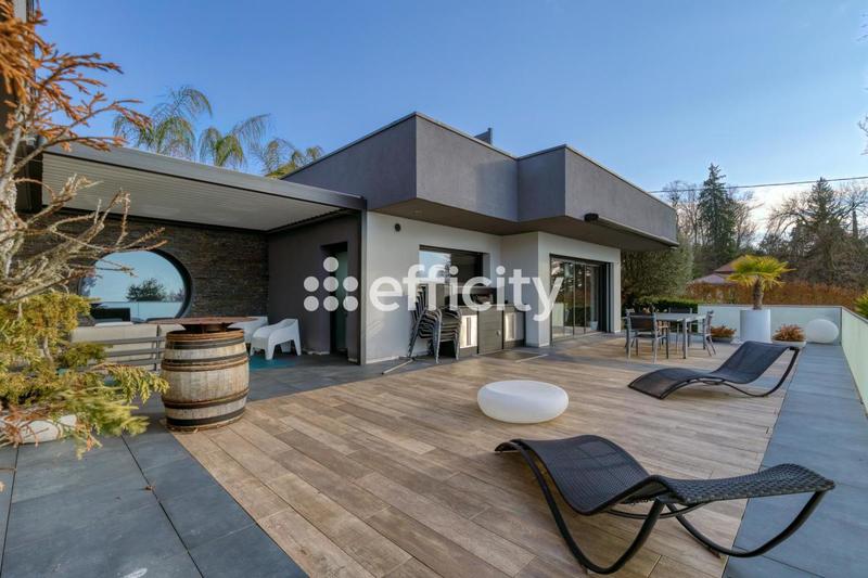 Maison d'architecte - 242 m² - 8 pièces