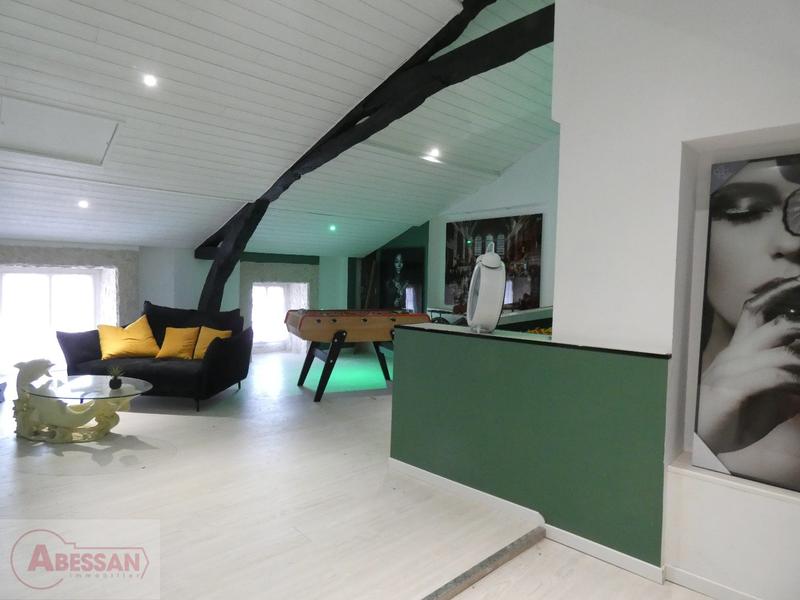 Maison - 497 m² - 19 pièces