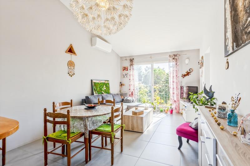 Maison - 207 m² - 8 pièces