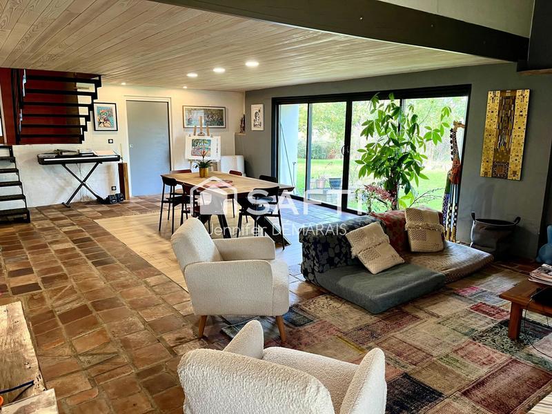 Maison - 240 m² - 6 pièces