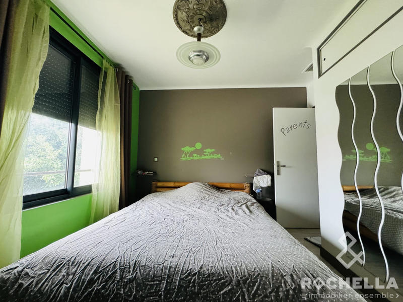 Maison - 214 m² - 7 pièces