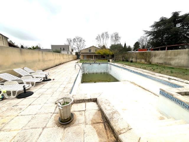 Propriété - 210 m² - 5 pièces