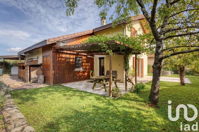 Maison - 99 m² - 5 pièces