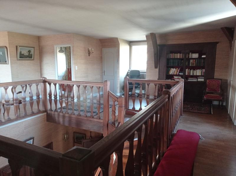 Maison traditionnelle - 228 m² - 7 pièces