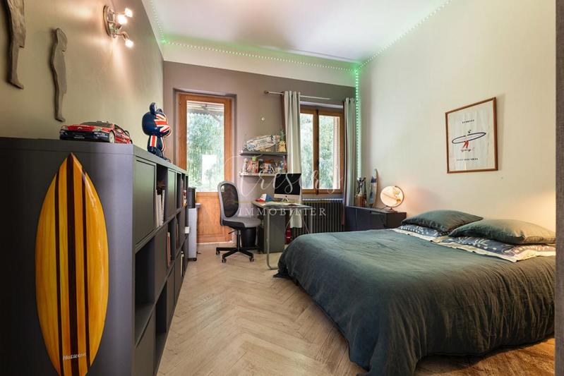 Demeure - 363 m² - 9 pièces