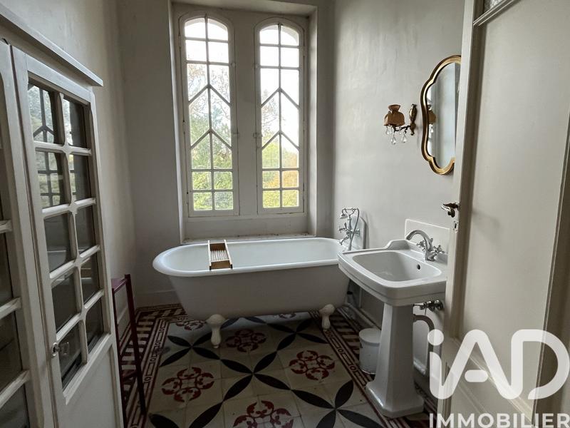 Maison - 423 m² - 15 pièces