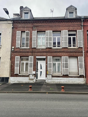 Maison - 242 m² - 12 pièces