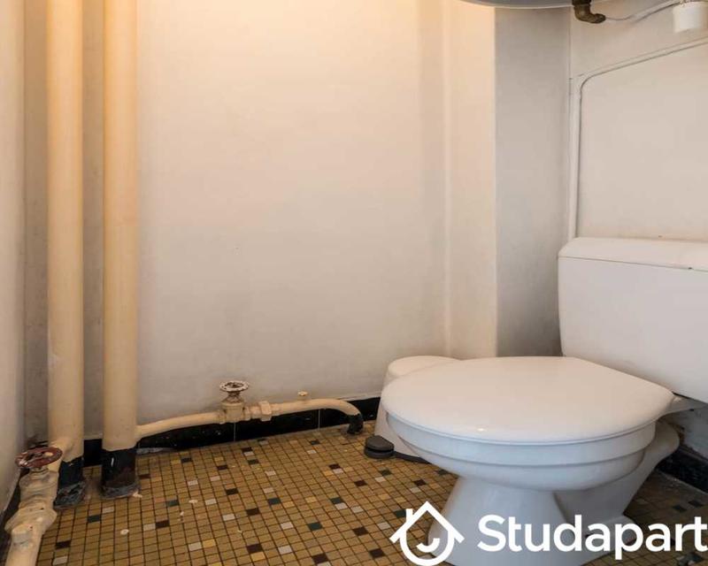 Chambre - 70 m² - 1 pièce