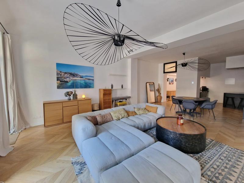 Appartement - 177 m² - 5 pièces