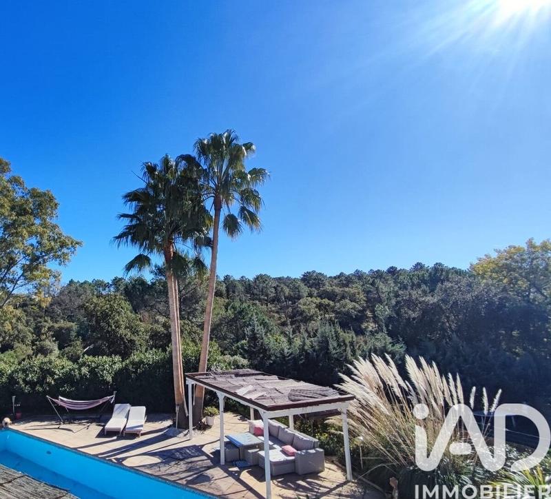 Maison - 187 m² - 8 pièces