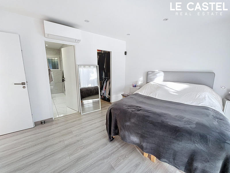 Maison - 212 m² - 9 pièces