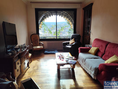 Maison - 224 m² - 8 pièces