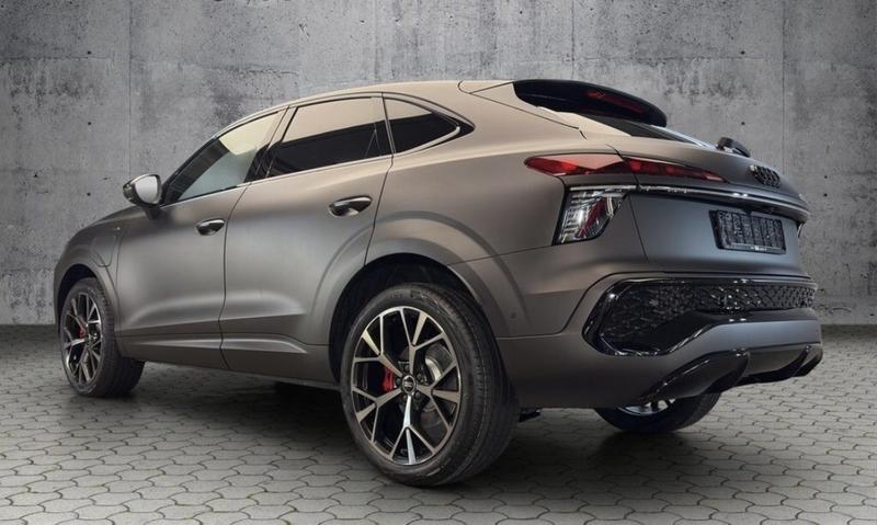 Audi Q3 Sportback s-Line 272 Hybride Rechargeable / Toit Ouvrant Attache Remorque Camera 360° Affichage Tete Haute Pack Audio Sonos