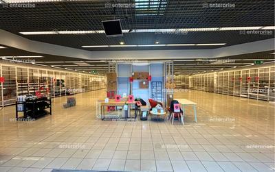 Local commercial - 670 m²