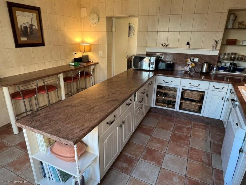 Maison - 302 m² - 9 pièces