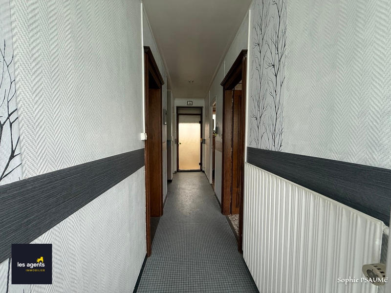 Maison - 240 m² - 9 pièces