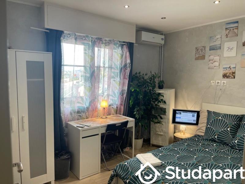 Chambre - 10 m² - 1 pièce