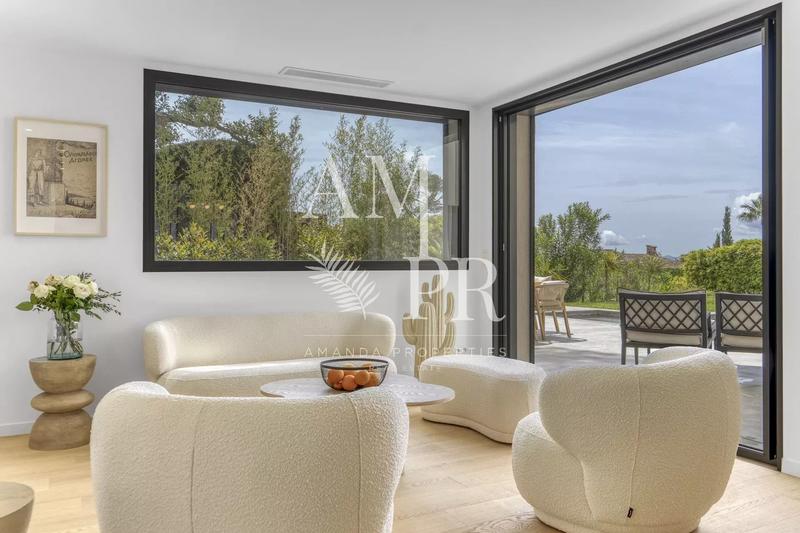 Villa - 247 m² - 6 pièces