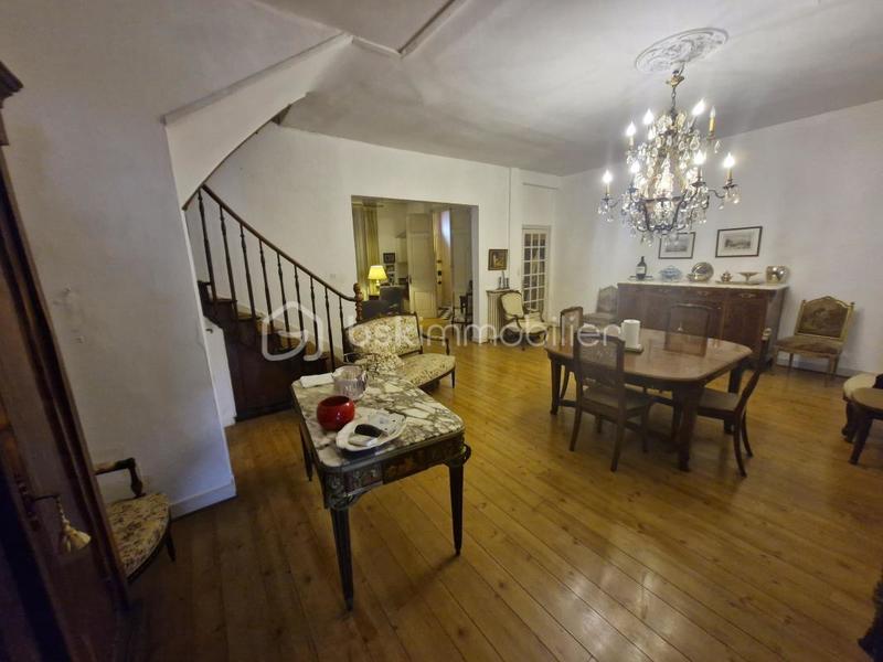 Maison traditionnelle - 163 m² - 6 pièces