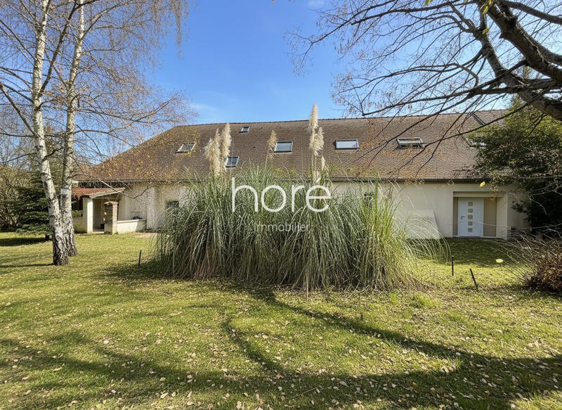 Maison - 255 m² - 8 pièces