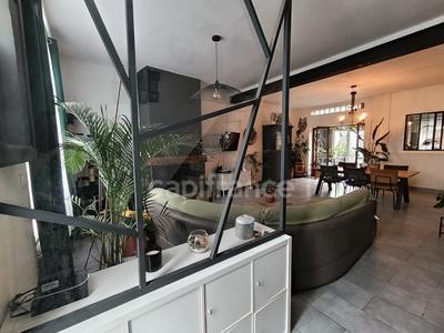 Maison - 137 m² - 6 pièces