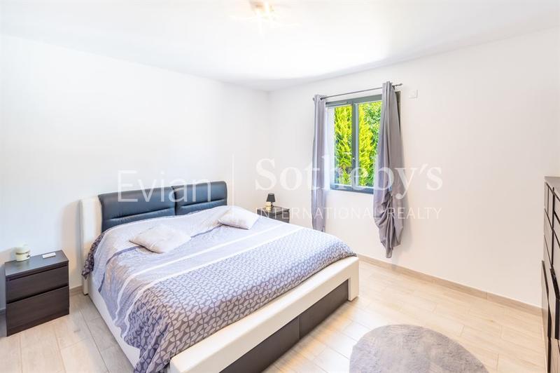 Maison - 200 m² - 6 pièces