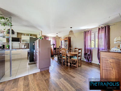 Maison - 140 m² - 5 pièces