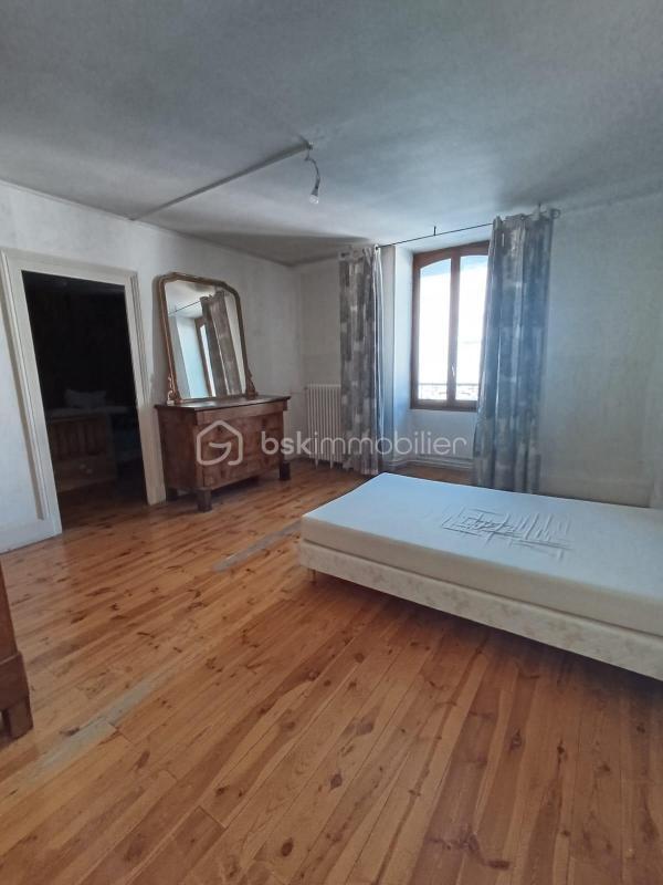 Maison de village - 303 m² - 11 pièces