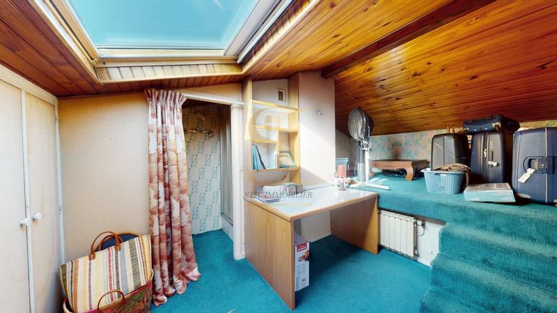 Maison - 180 m² - 8 pièces