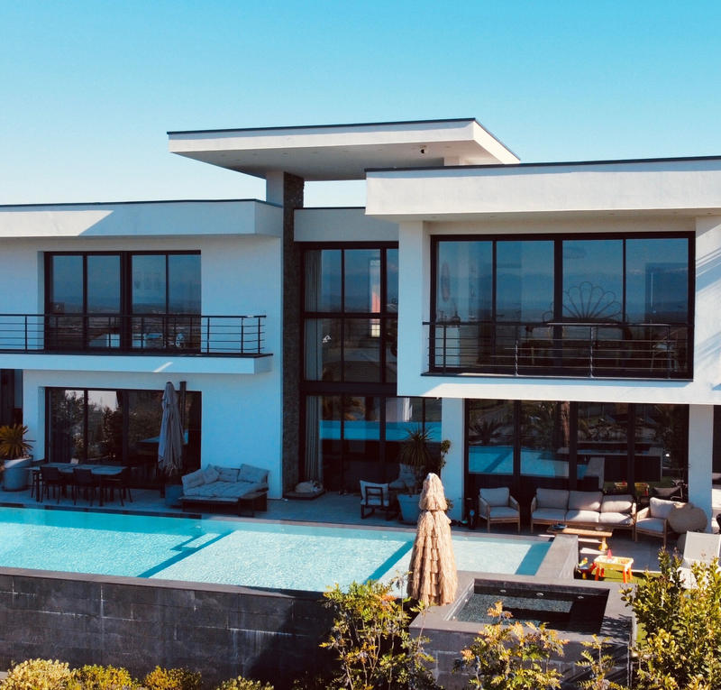 Maison - 363 m² - 9 pièces