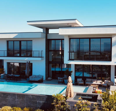 Maison - 363 m² - 9 pièces